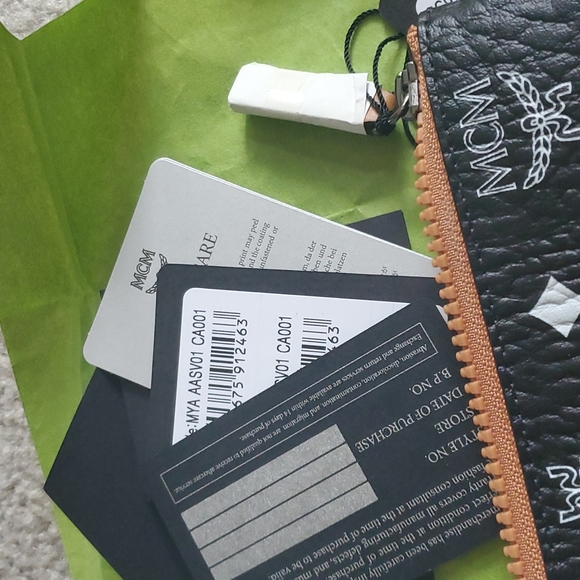 Mcm med Hp pouch clutch or wristlet leather 2025 - Picture 5 of 11